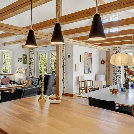 4 Bedroom Pet Friendly In Dom wakacyjny Græsted