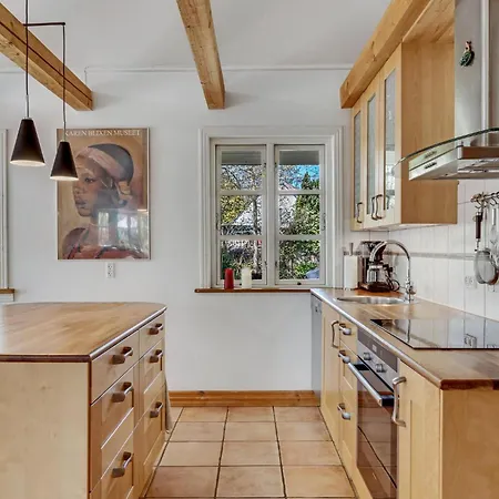 4 Bedroom Pet Friendly In