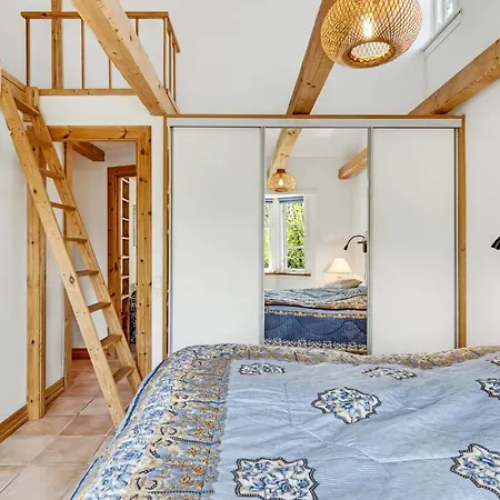 4 Bedroom Pet Friendly In