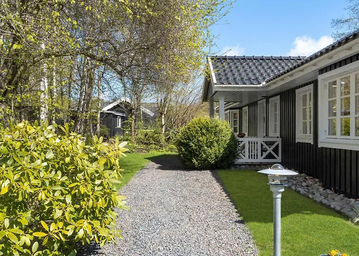 4 Bedroom Pet Friendly In Græsted